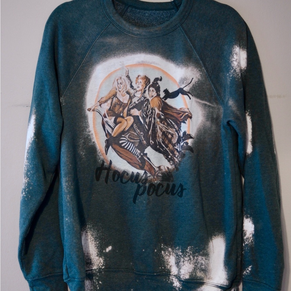 Hocus Pocus Graphic Sweatshirt